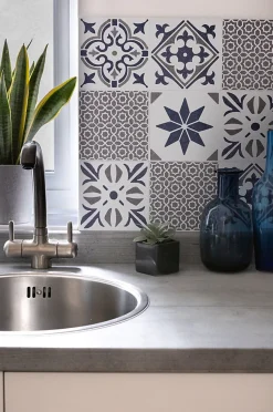 6 dalles adhésives murales Wall Tiles D-C-Fix® Jamila effet carreaux de ciment bleu L.15 x l.15cm