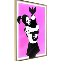 Affiche Murale Encadrée "Banksy Bomb Hugger" 21 x 30 cm Or