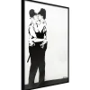 Affiche Murale Encadrée "Banksy Kissing Coppers II" 21 x 30 cm Noir