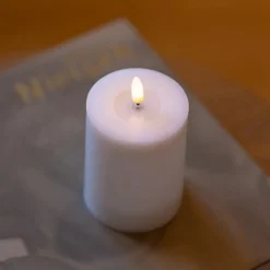 Bougie pilier LED rechargeable Sia. 7,5 x 10 cm