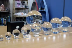 Boule de Cristal sur Support 200mm- Vendu par 1