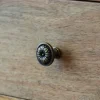 Bouton de meuble Azereg Louis XVI bronze Ø3 cm