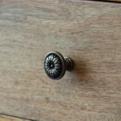 Bouton de meuble Azereg Louis XVI bronze Ø3 cm