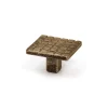 Bouton en zamak avec finition en cuir, dimensions: 30x30x18mm-