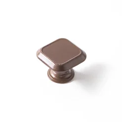 Bouton en Zamak finition cognac, dimensions: 30x30x22mm-
