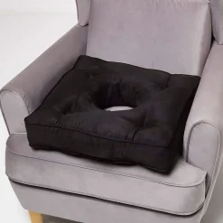 Coussin bouée rehausseur en suédine noir, 50 x 50 x 10 cm - HOMESCAPES