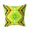 Coussin carré 45 cm avec motif tribal vert - TRIBE