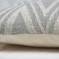 Coussin carré 40 x 40 cm coton brodé grands losanges gris - BEAM