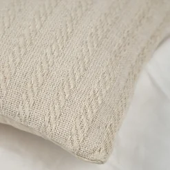 Coussin carré 40 x 40 cm en coton brodé en lignes beige - TWINKLE