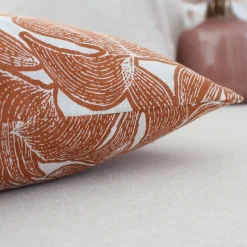 Coussin décoratif déhoussable motif feuillage tropical (40x40 cm - Cuivre)