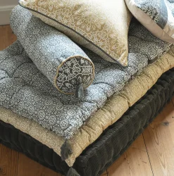 Coussin de sol Ambroise pompons gris anthracite L.120 x l.60cm Deco&co