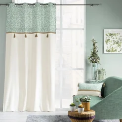 Coussin déhoussable à pompons motifs feuillages vert sauge - 30x50cm - Vert sauge