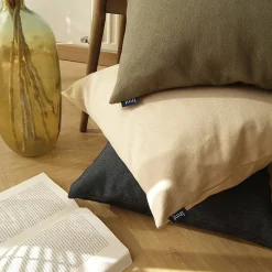 Coussin en coton recyclé kaki 50 x 50 cm
