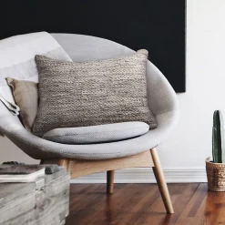 Coussin en cuir tressé taupe 60x40