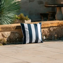 Coussin imperméable déhoussable à rayures ARCACHON (50x50 cm - Bleu Foncé)