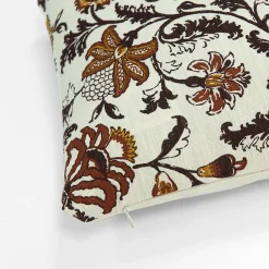 Coussin motif floral Miekki GoodHome rose et blanc l.30 x L.50 cm
