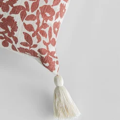 Coussin motif floral Rehati GoodHome rose et blanc l.45 x L.45 cm