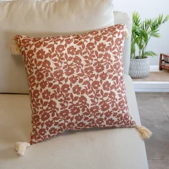 Coussin motif floral Rehati GoodHome rose et blanc l.45 x L.45 cm