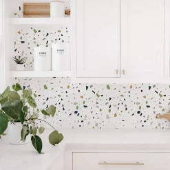Crédence adhésive terrazzo vert beige et noir en vinyle lavable et amovible - 1 rouleau 50x300 cm - Decochic