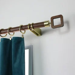Embout carré ajouré pour barre à rideau bois chêne foncé et métal doré mat Ø2,8cm Mobois