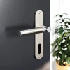 Ensemble poignée sur plaque rondcylindre GoodHome Brigg effet chrome et nickel satin gris L.132mm x l.40mm entraxe 165mm