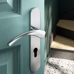 Ensemble poignée sur plaque rondcylindre GoodHome Ruis effet chromé gris L.138.5mm x l.42mm entraxe 165-195mm