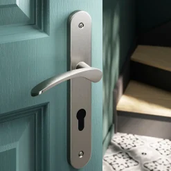 Ensemble poignée sur plaque rondcylindre GoodHome Beare effet nickel satin gris L.110.5mm x l.40mm entraxe 195mm