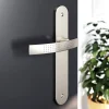 Ensemble poignée sur plaque rond GoodHome Diss effet nickel satin gris L.139mm x l.40mm entraxe 195mm