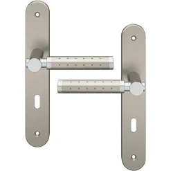 Ensemble poignée sur plaque rond serrure GoodHome Brigg effet chrome et nickel satin gris L.132mm x l.40mm entraxe 195mm
