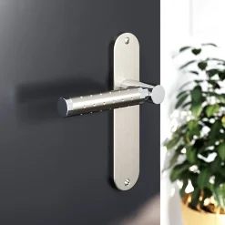 Ensemble poignée sur plaque rond GoodHome Brigg effet chrome et nickel satin gris L.132mm x l.40mm entraxe 165mm