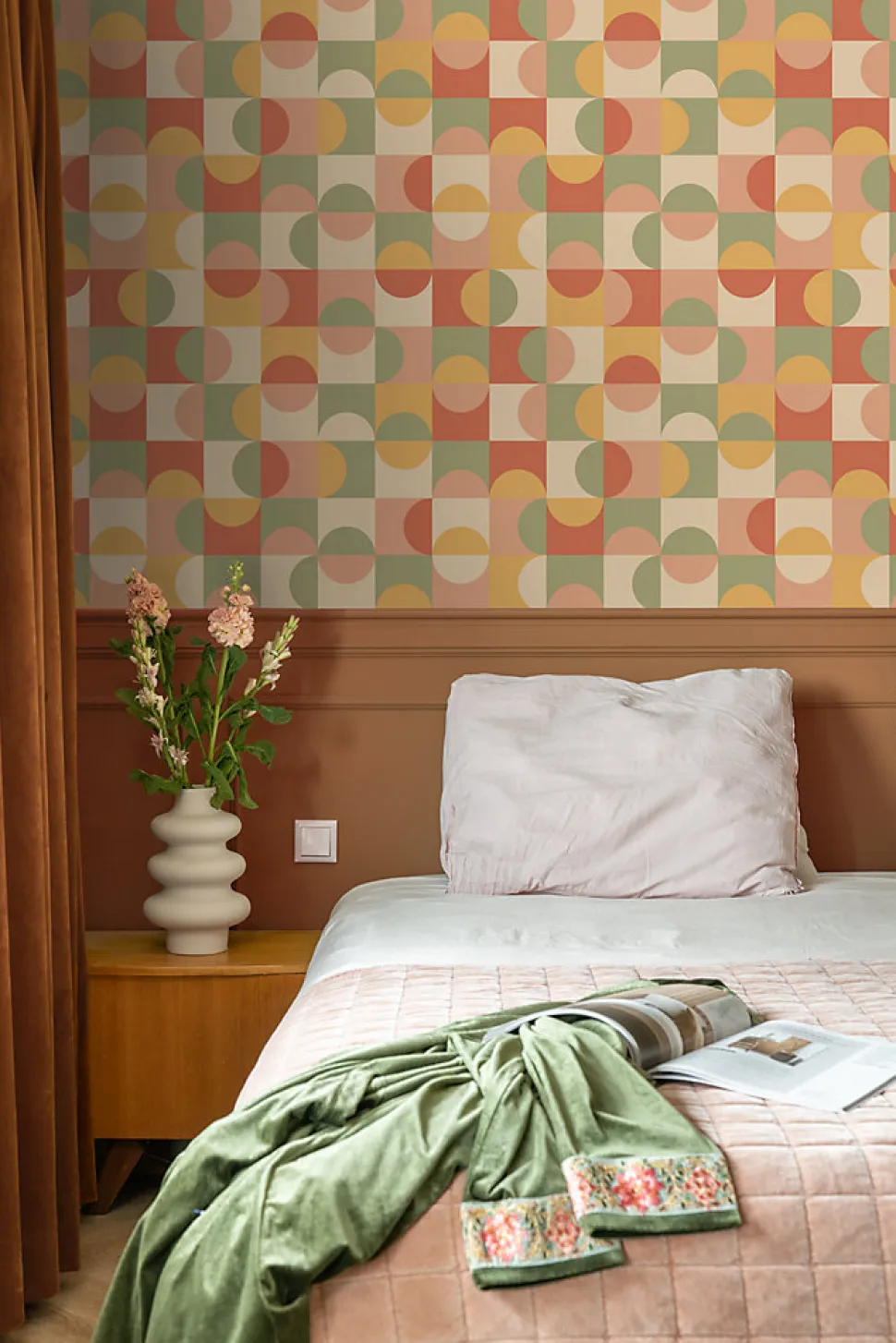 ESTAhome papier peint cercles de style Bauhaus terracotta, jaune, vert et beige - 50 x 900 cm - 130941