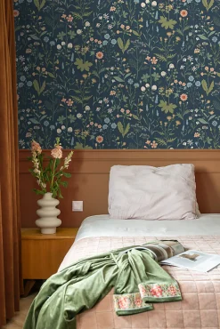 ESTAhome papier peint fleurs des champs bleu foncé, vert et rose - 53 cm x 10.05 m - 139698