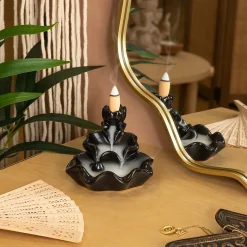 Fontaine porte-encens Iloe avec lot de 10 cônes d'encens support céramique noir - Atmosphera