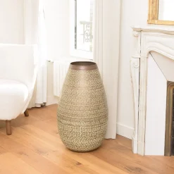 HONORE - Vase alu L40cm H70cm vert vieilli motifs arabesques fleuris