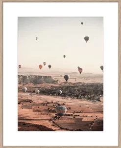 Image encadrée paysage de montgolfières l.40 x H.50 cm Dada Art