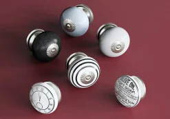 Lot 4 boutons de meuble arrondi Porcelaine Vras GoodHome noir Ø4cm x P.3.8cm
