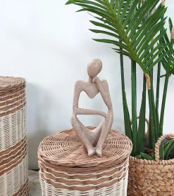 Objet à poser statue penseur effet sable H.23,7 cm Norasia