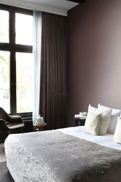 Origin Wallcoverings papier peint ornement violet foncé - 53 cm x 10.05 m - 345435