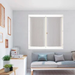 Paire de voilages brodés gris avec finition passe-tringle, 60x160cm, prêts à poser