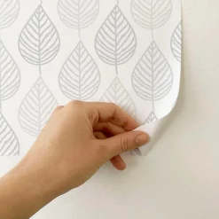 Papier peint adhésif feuilles gris en vinyle lavable et amovible - 1 rouleau 50x300 cm - Decochic