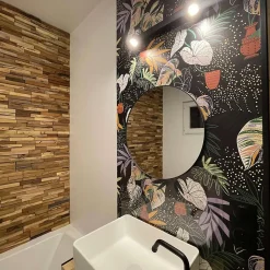 Papier peint botanique avec des feuilles d'alocasia et des palmiers - 85x260 cm (l x h)