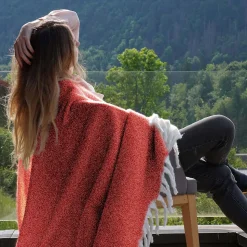 Plaid aspect mohair 100% polyester recyclé 130x180 cm HYGGE Rouge vermillon