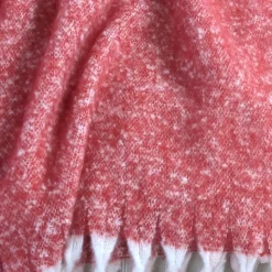 Plaid aspect mohair 100% polyester recyclé 130x180 cm HYGGE Rouge vermillon