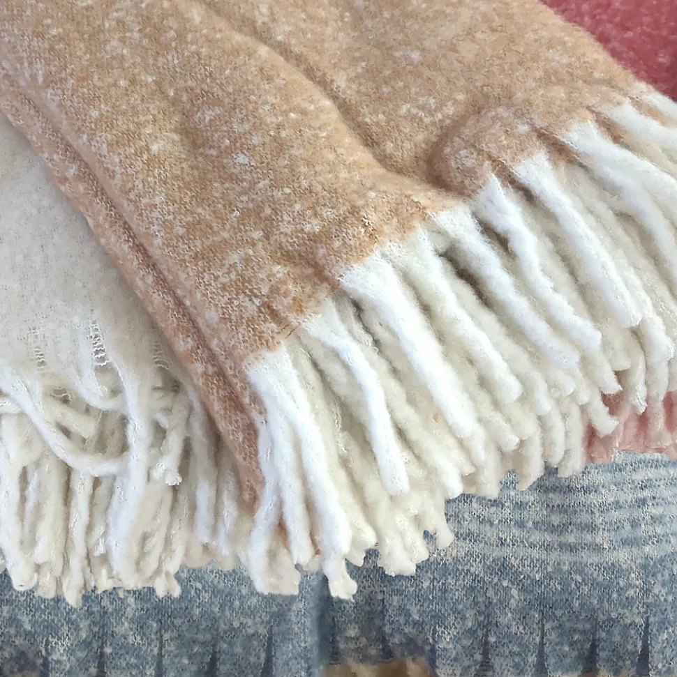 Plaid aspect mohair 100% polyester recyclé 130x180 cm HYGGE Rouge vermillon