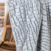 Plaid effet fourrure motif serpent gris L.220 x l.200cm Deco&co