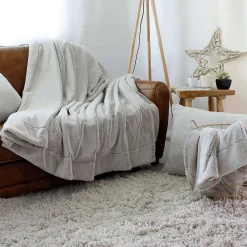 Plaid imitiation effet fourrure et flanelle