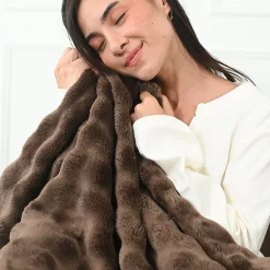 Plaid polaire doux et chaux Noisette 150x180 cm SILBURY HILL