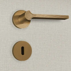 Poignée de porte design à clé finition aspect bronze Stella - KATCHMEE