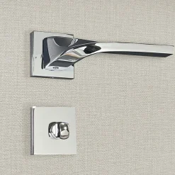 Poignée de porte design à condamnation finition aspect chrome brillant Angela - KATCHMEE