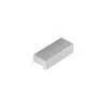 Poignée en aluminium avec finition anodisée mat, dimensions: 44x12x18mm et inserts: 32mm-